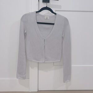 Wilfred Basque Cardigan 2XS
Very light grey/ blue color